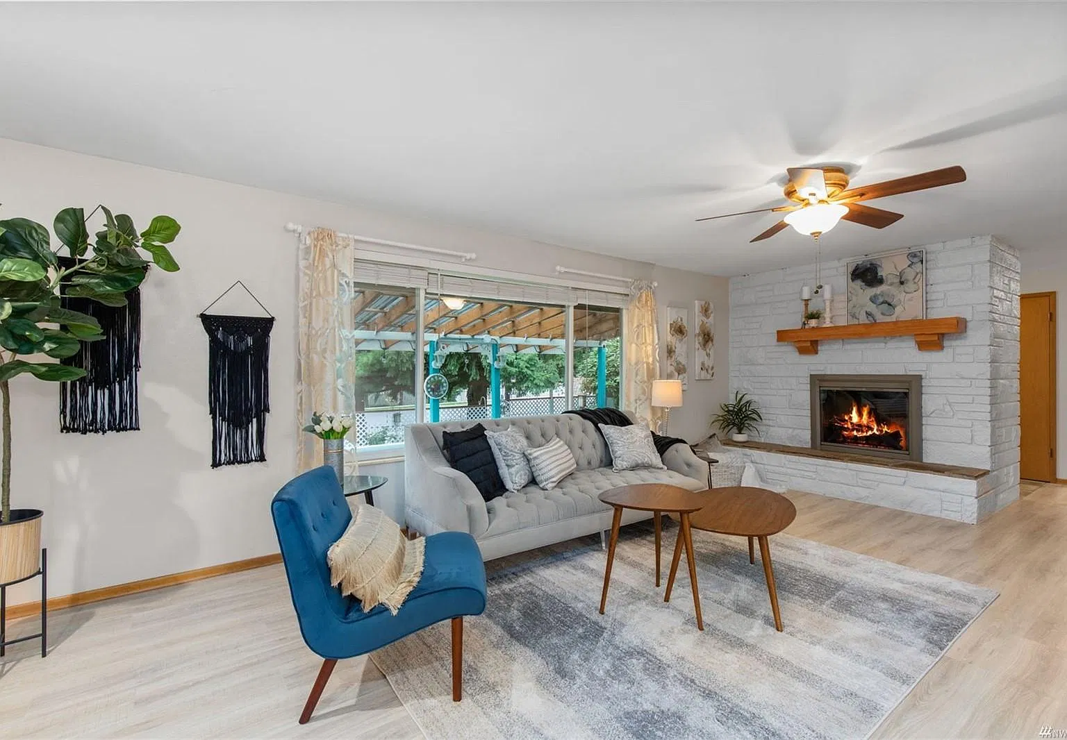3 bed, 2354 sqft, $2,895 — Photo 3