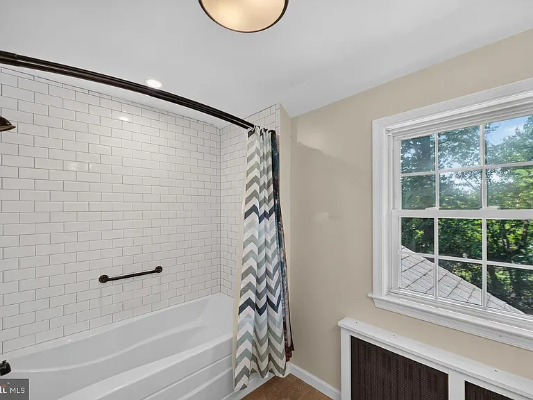 1512 Wilson St — Photo 17