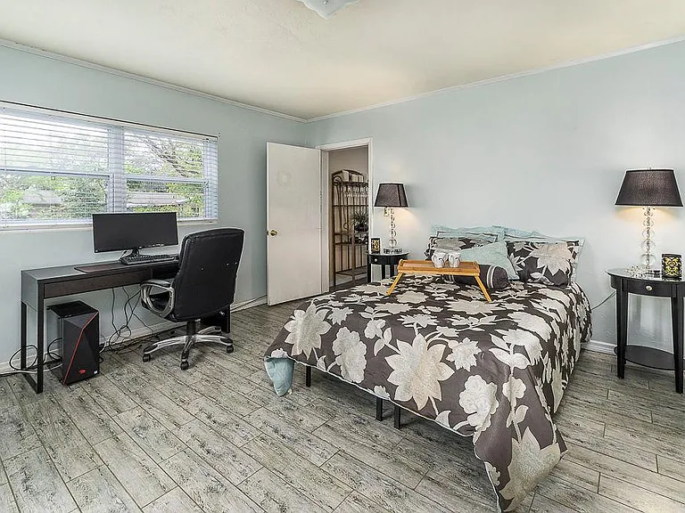 11 S University Cir — Photo 27