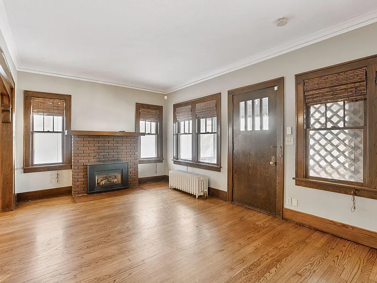 1377 Jefferson Ave — Photo 7