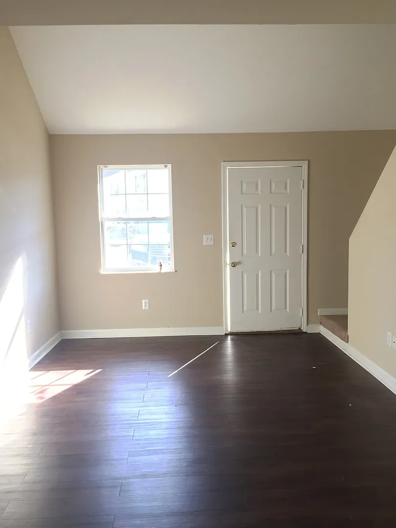 Building Photo - 3466 Hedge Dr NW