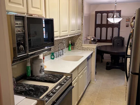 84-29 153RD Avenue #4N, Howard Beach, NY 11414