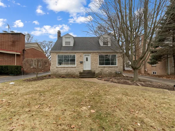 203 Park Ave, Lake Forest, IL 60045