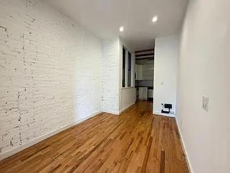 107 Cornelia Street, #2L
