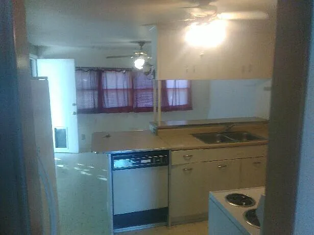 128 N Harrison Ave — Photo 3