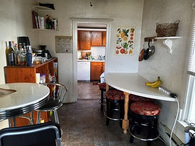 2537 Spruce Street #1 - dining area