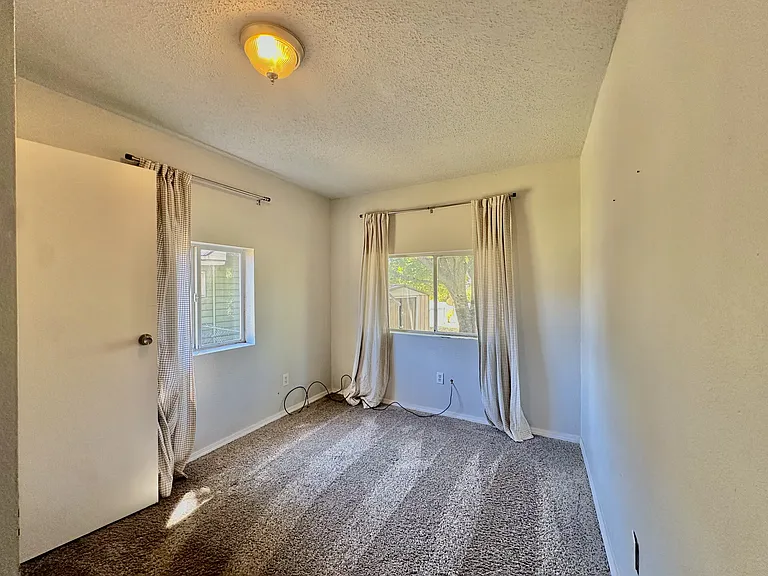 1108 W Providence Ave — Photo 6