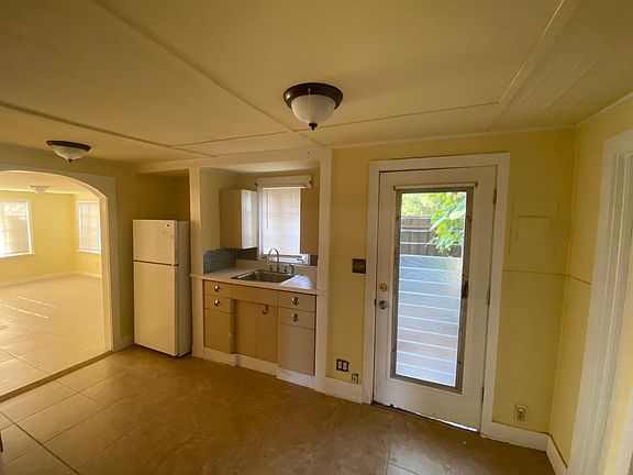 4th image of 60 Cypress St