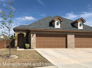 910/912 Chaparral Trl, Midlothian, TX 76065