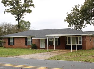 126 Colonial Dr, Leesburg, GA 31763