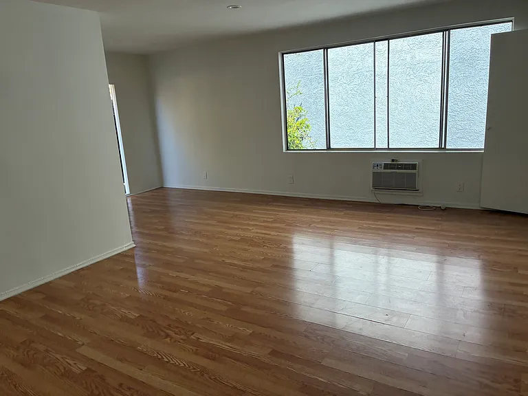 1343 N Sierra Bonita Ave #10 — Photo 30