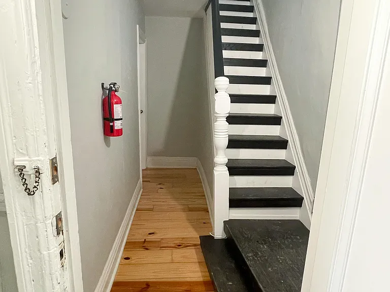 345 Gladstone Ave #1 — Photo 2