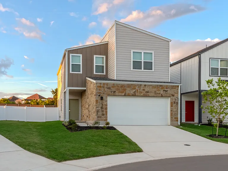Los Cielos at Brooks Luxury Rentals — Photo 17
