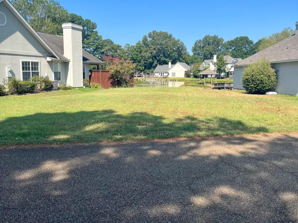 Shadow Lake Dr S, Clinton, MS 39056