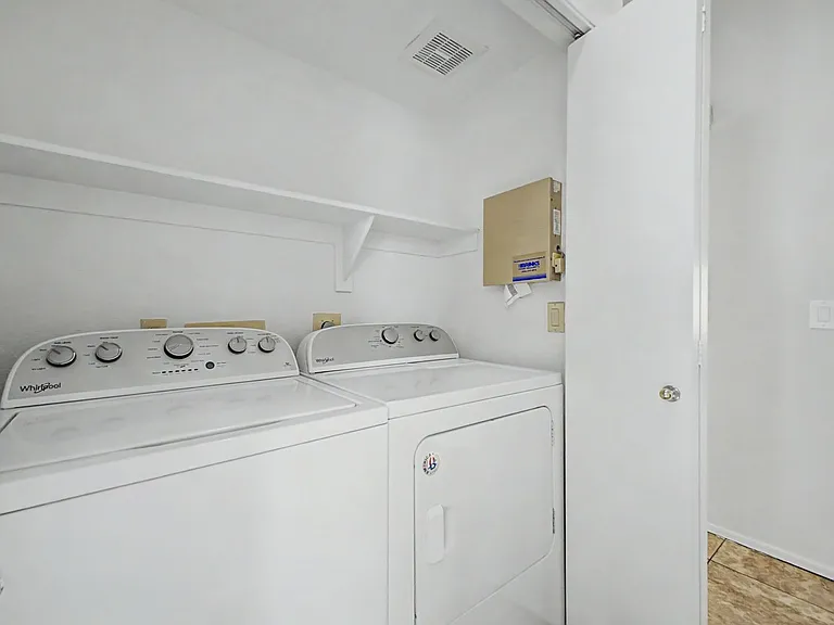 7435 W Louise Dr — Photo 22