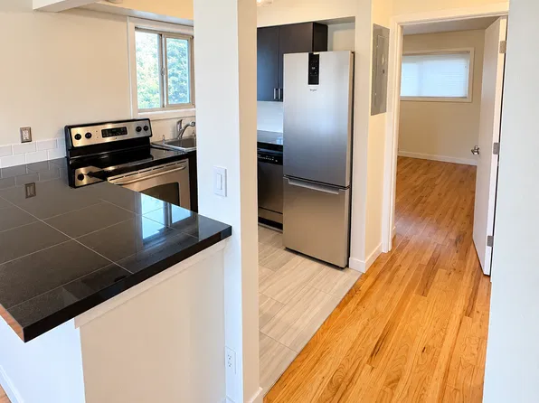 7106 California Ave SW APT 201, Seattle, WA 98136