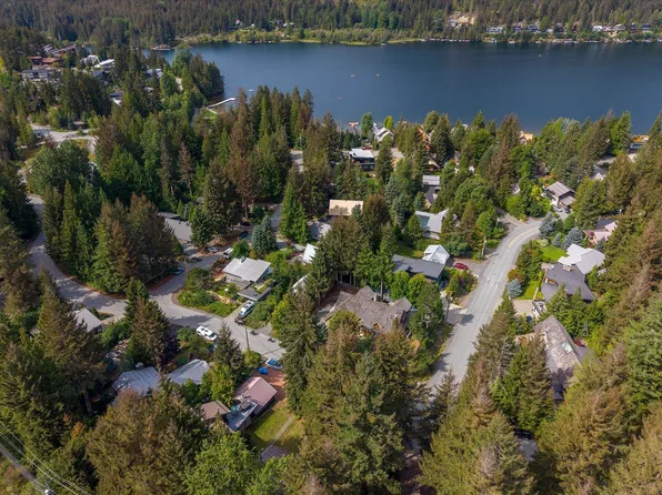 3015 Alpine Cres, Whistler, BC V8E 0B8