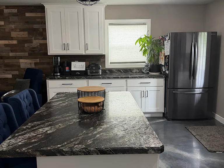 4424 Benton St NE — Photo 9