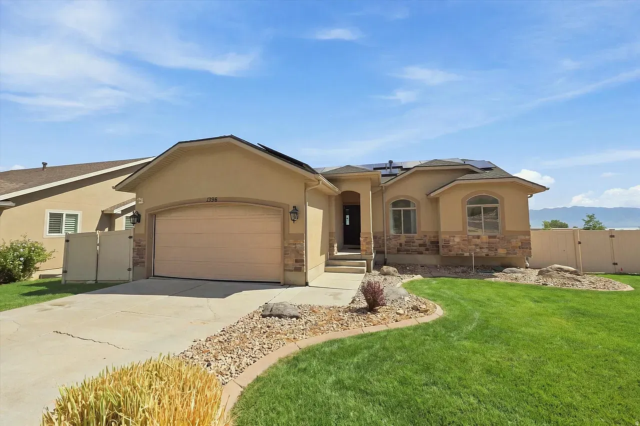 5 bed, 3000 sqft, $3,300 — Photo 2