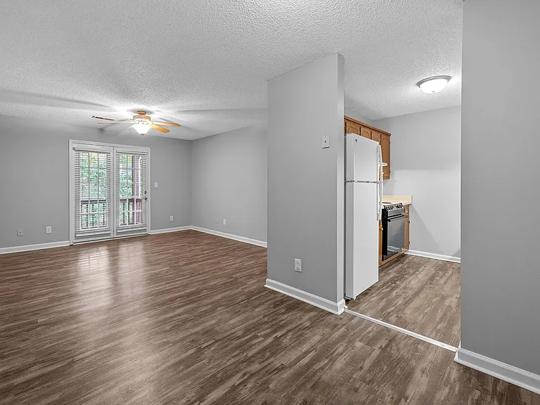 Parkway Pl - 1237 — Photo 5