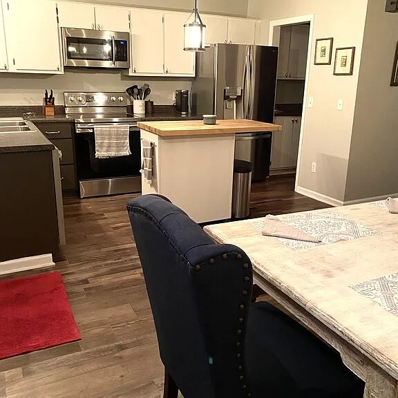 216 Cobblestone Dr — Photo 2