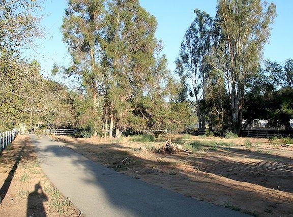 4th image of 1255 North Ave