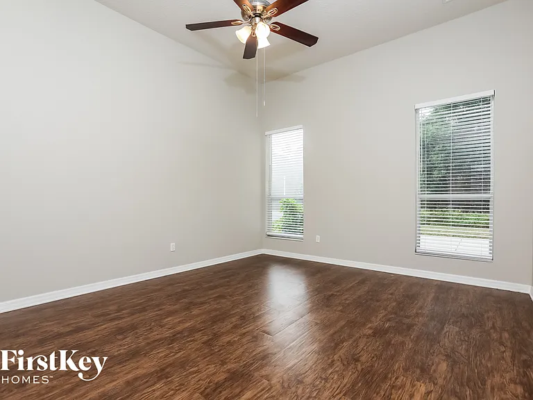 1850 Beth Ct — Photo 9