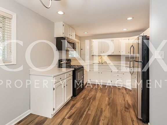 3rd image of 9046 Shawhan Dr