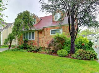 1155 Slabey Ave, Valley Stream, NY 11580