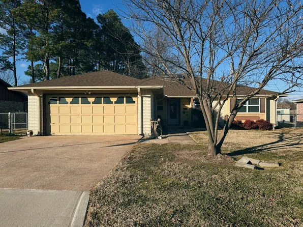 301 11th Pl NE, Miami, OK 74354