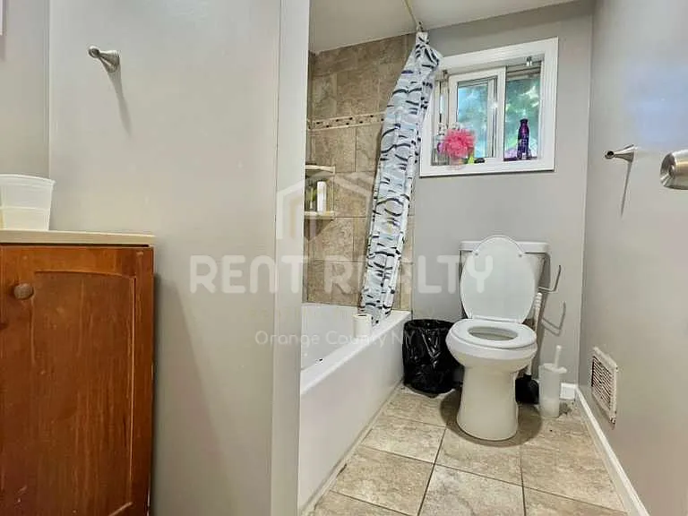 72 Franklin Ave — Photo 10