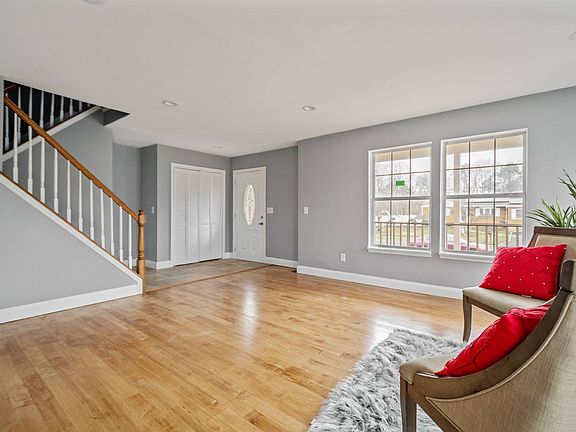 5th image of 739 Amsterdam Ave