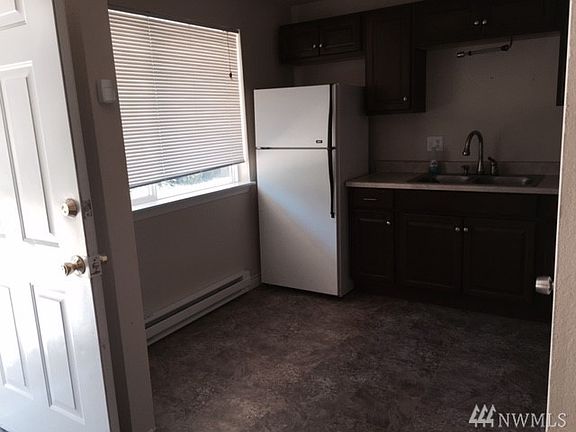 4th image of 2465 2467 S 56th St