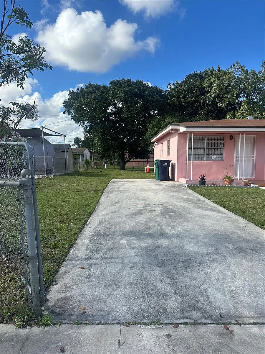 Building Photo - 3501 NW 171st Ter