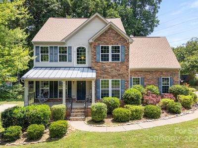 329 Squirrel Ln, Lake Wylie, SC, 29710