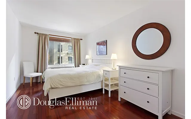 Sold by Douglas Elliman | media 24