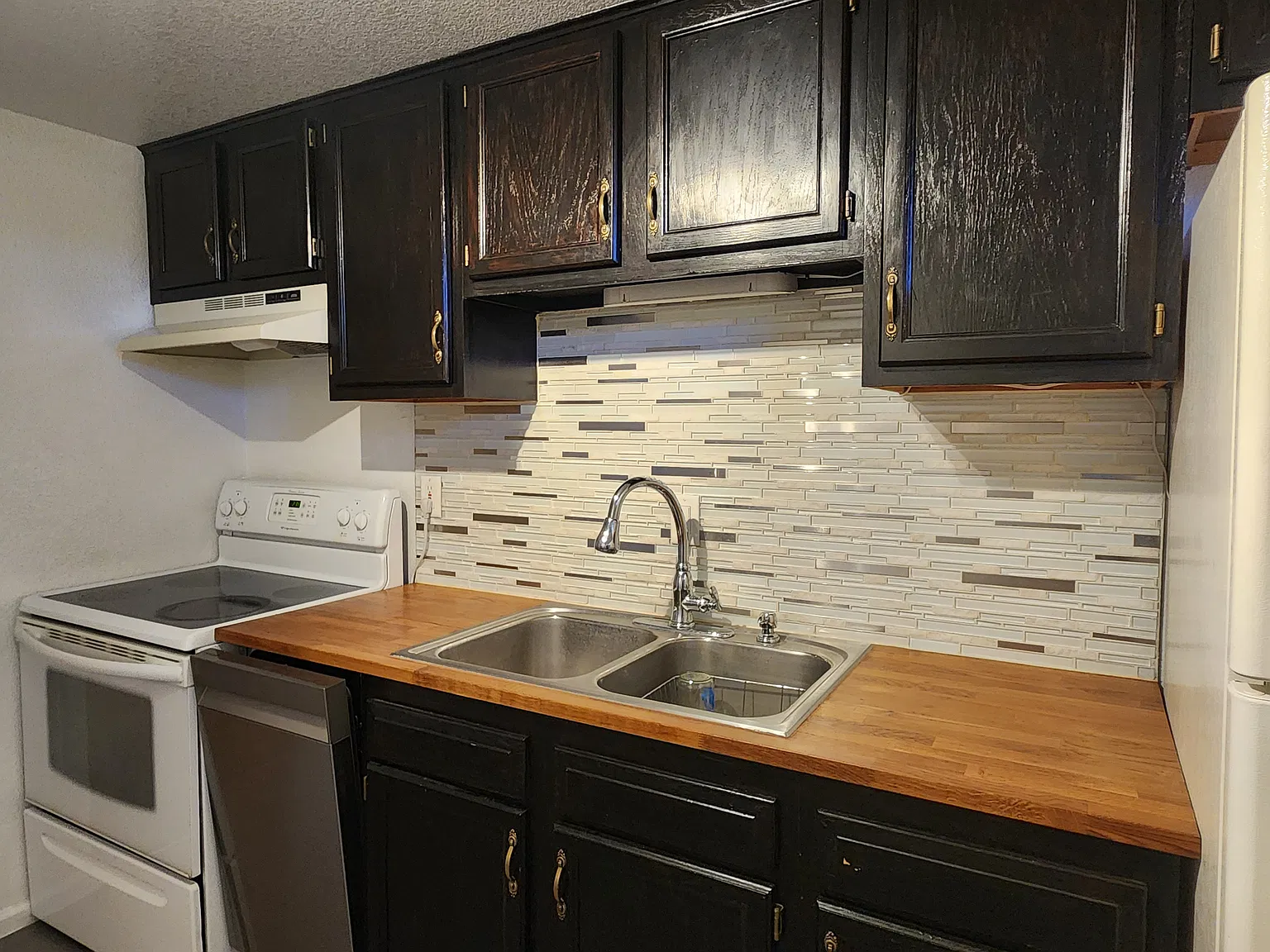 1 bed, 825 sqft, $1,350 — Photo 2