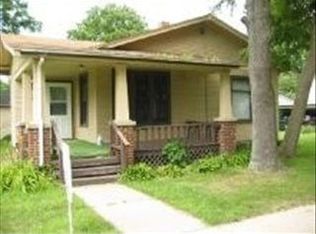 250 S 2nd St, Capron, IL 61012