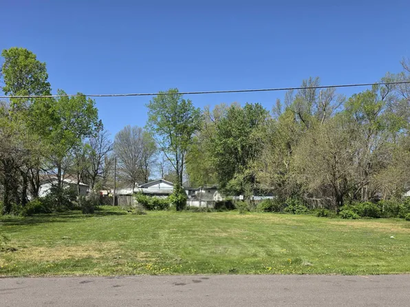 1028 S Madison Ave, Sedalia, MO 65301