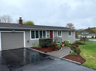 9 Star Ln, Cranston, RI 02920