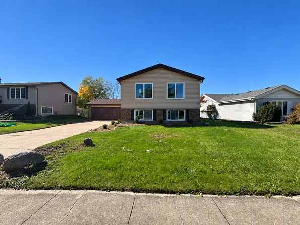 20032 S Sycamore Dr, Frankfort, IL 60423