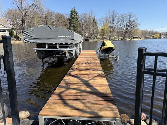 2nd image of 2065 Long Lake Rd
