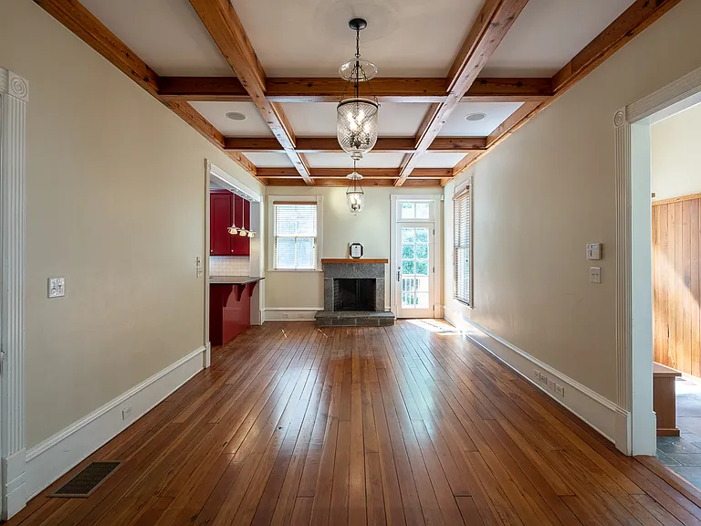 765 Woodland Ave SE — Photo 13