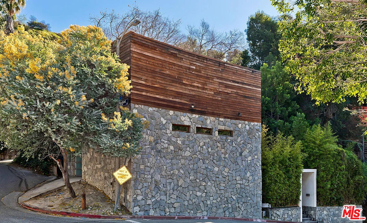 Building Photo - 1730 Mount Olympus Dr