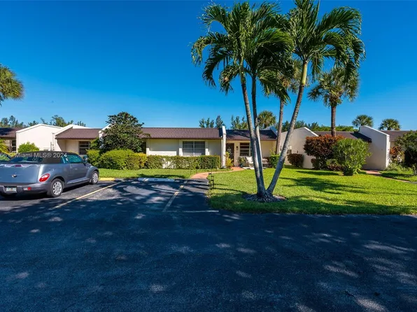 449 Golden River Dr, West Palm Beach, FL 33411