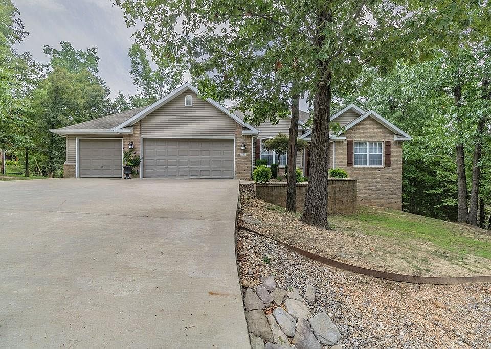 1st image of 5 Norman Ln