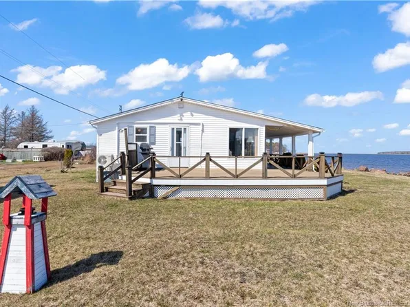 64 De La Mer Blvd, Cocagne, NB E4R 2M1