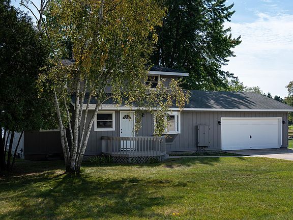 2nd image of 1081 Lincoln Dr