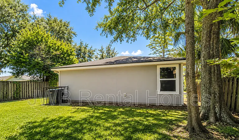 2216 White Ave — Photo 12