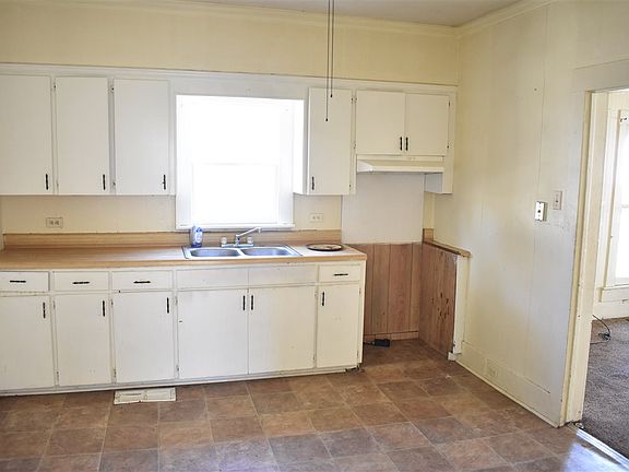 4th image of 1309 Jones St